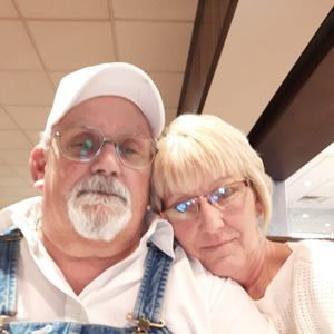 Meet your Posher, Angie britton